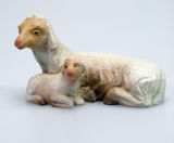 Paulus-Krippe - Schaf liegend mit Lamm